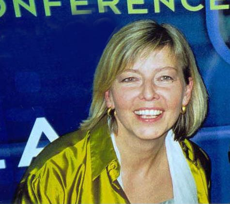 <a href="http://www.hamburg-startups.net/startupsreeperbahn-2014-pitch/startupsreeperbahn-2014-kuratorium/#ae">Angelika Eckert</a>